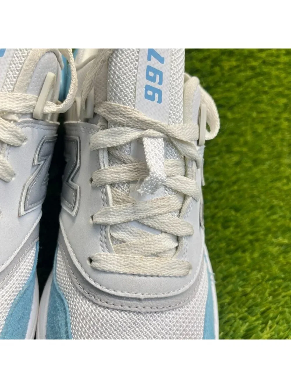 New Balance 997 Womens Size 9.5 White Blue Walking Running Shoes Sneakers